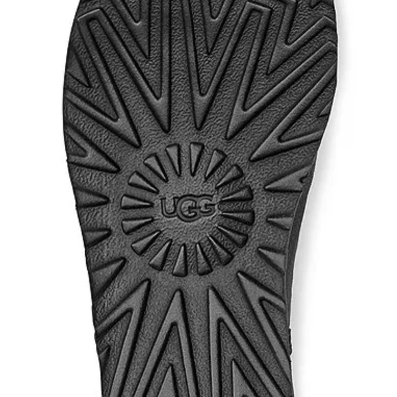 New/Box/withTags UGG Classic Short Suede Black Water-Repellent Boots Below $200 - Picture 9 of 11